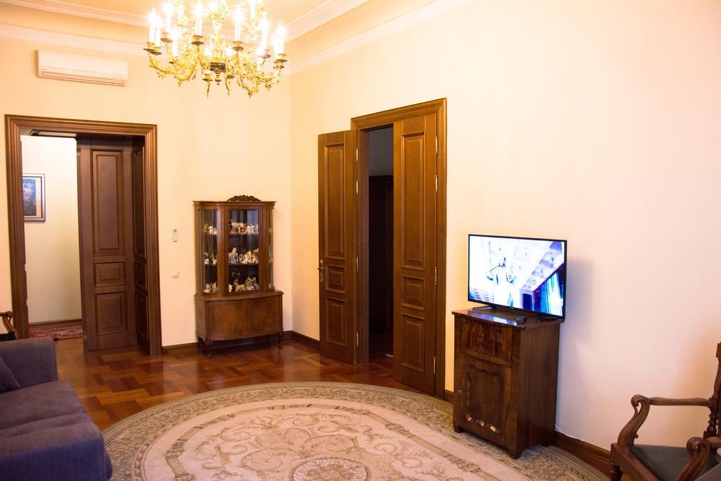British Club Lviv Hotel Luaran gambar