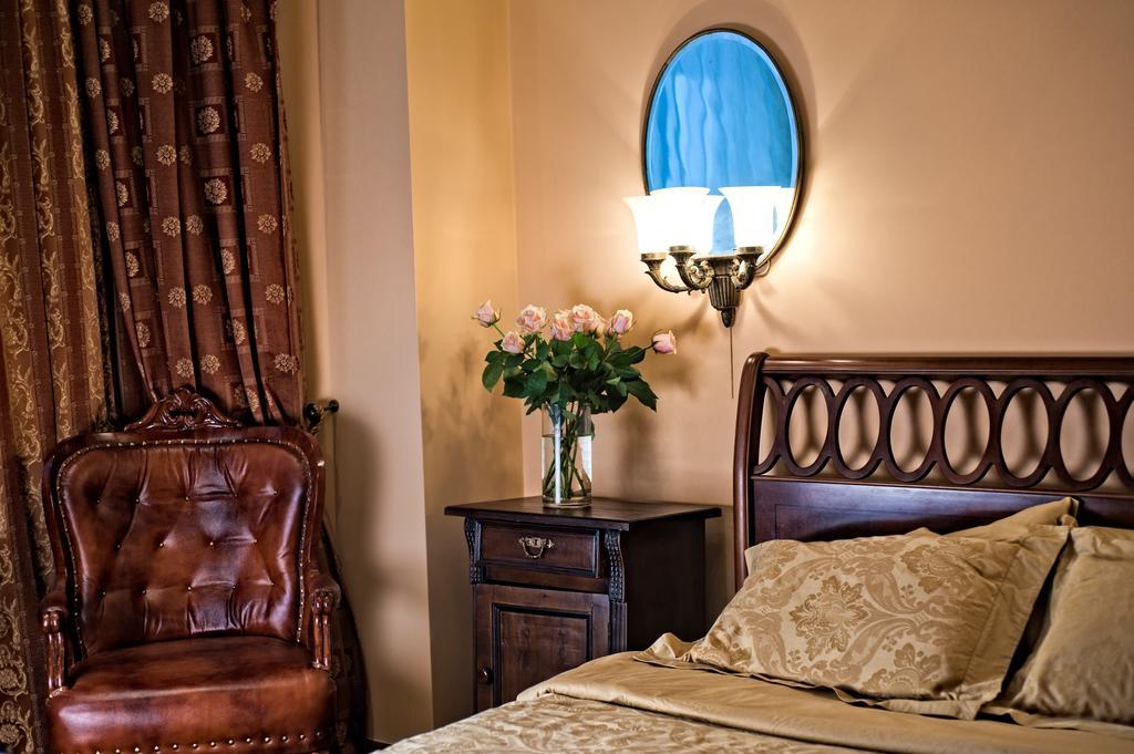 British Club Lviv Hotel Luaran gambar