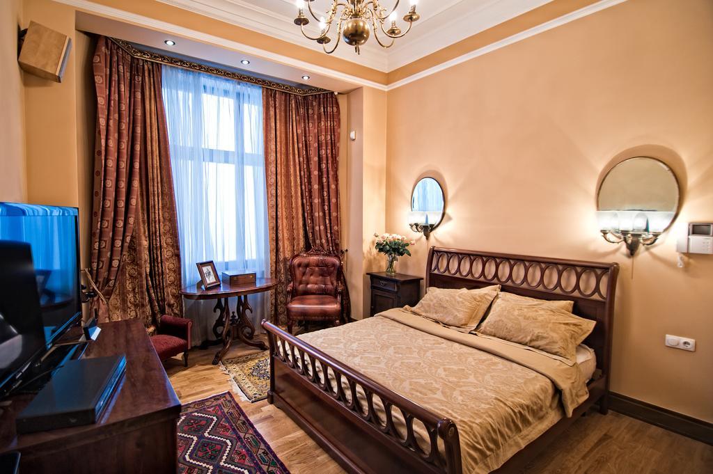 British Club Lviv Hotel Luaran gambar
