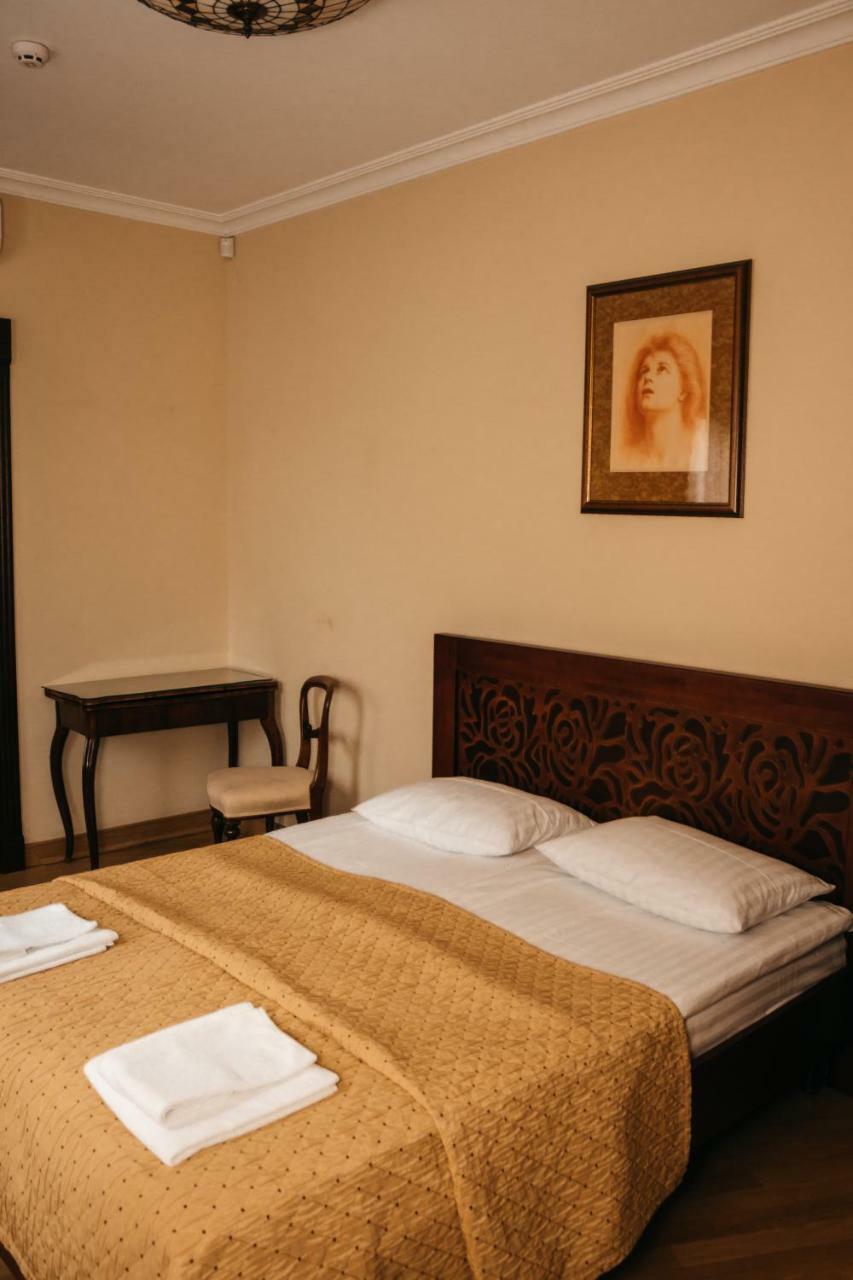 British Club Lviv Hotel Luaran gambar