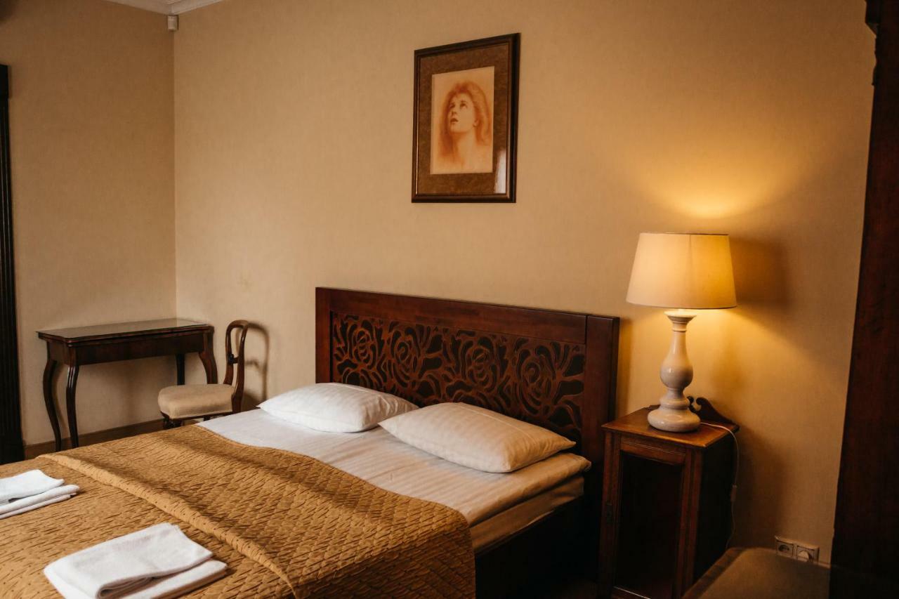 British Club Lviv Hotel Luaran gambar