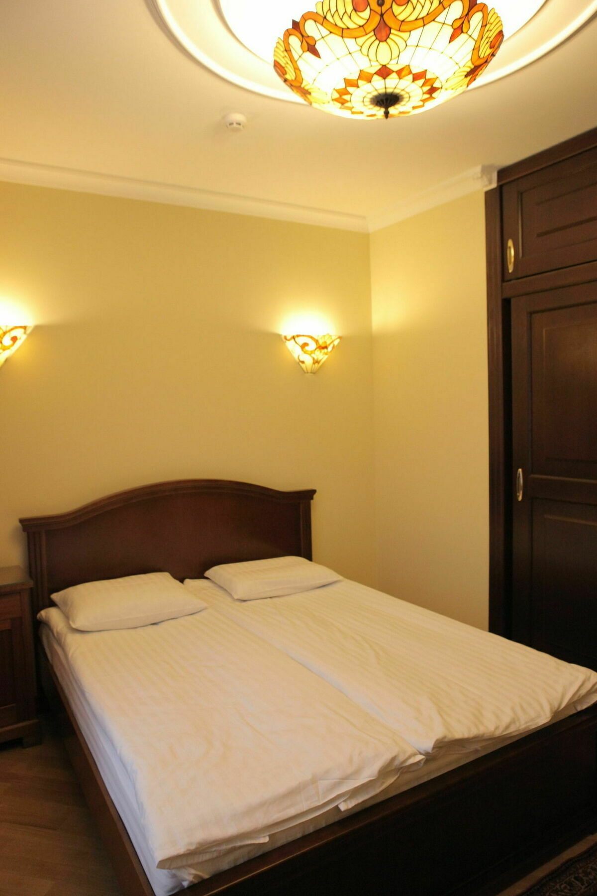 British Club Lviv Hotel Luaran gambar
